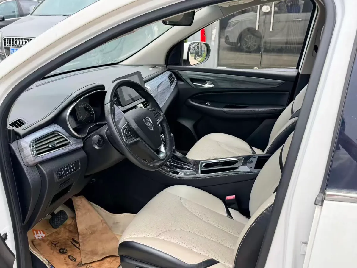 2017 BaoJun 730 1.5T 150HP L4 6MT,autocango,china used car exporter,china ev exporter,chinese used car exporter,chinese used ev exporter