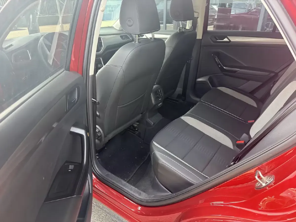 2018 Mitsubishi Eclipse Cross 1.5T 170HP L4 CVT,autocango,china used car exporter,china ev exporter,chinese used car exporter,chinese used ev exporter