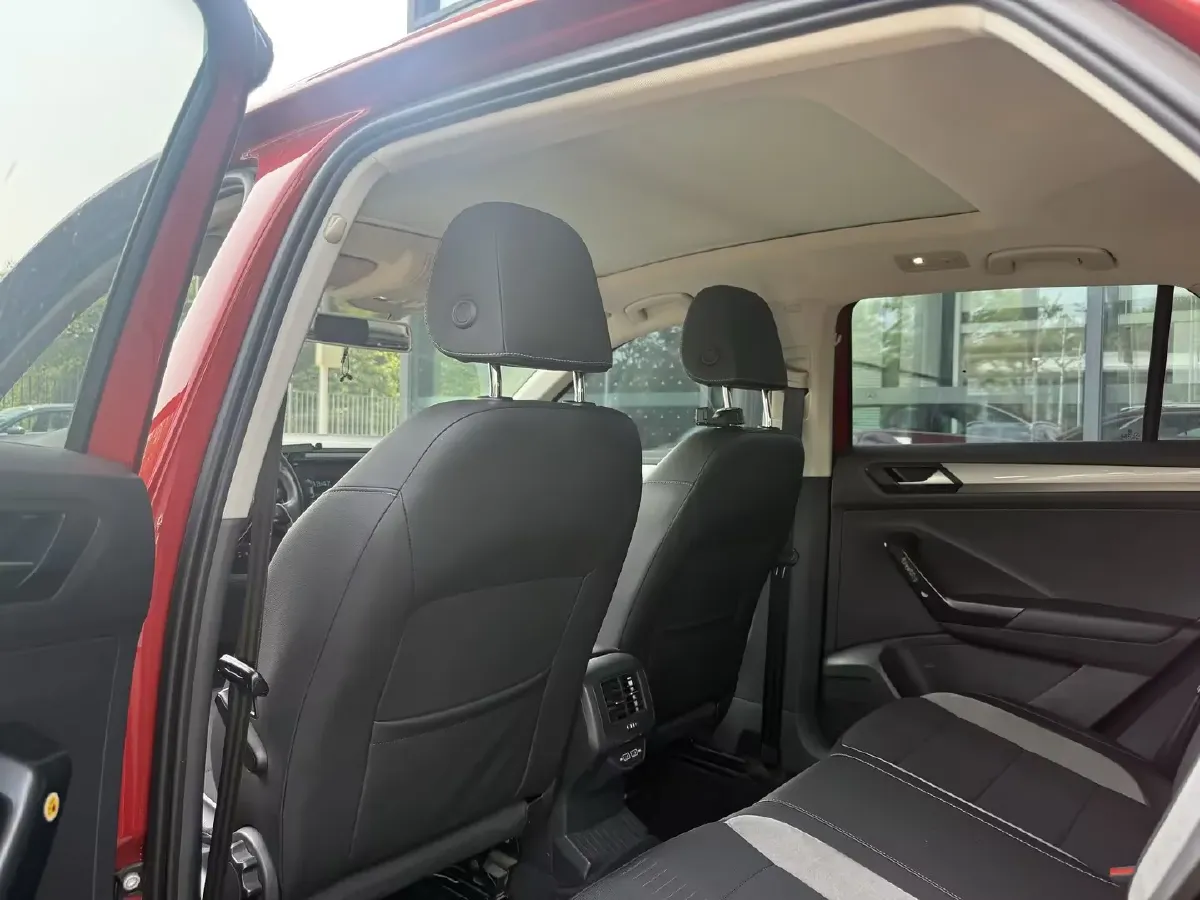2018 Mitsubishi Eclipse Cross 1.5T 170HP L4 CVT,autocango,china used car exporter,china ev exporter,chinese used car exporter,chinese used ev exporter