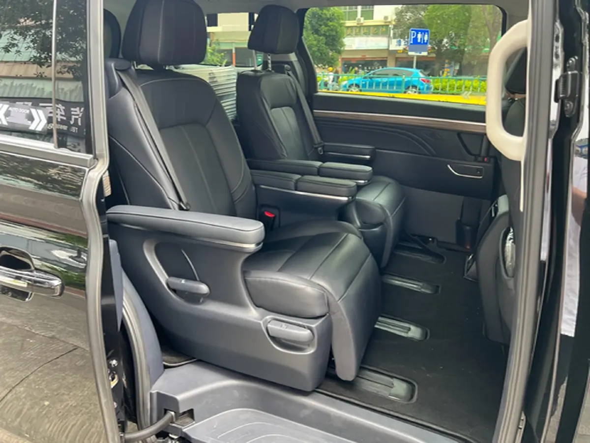 2021 GAC Trumpchi M8 2.0T 252HP L4 8AT,autocango,china used car exporter,china ev exporter,chinese used car exporter,chinese used ev exporter