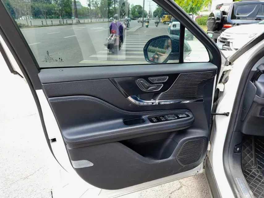 2021 Lincoln Corsair 2.0T 245HP L4 8AT,autocango,china used car exporter,china ev exporter,chinese used car exporter,chinese used ev exporter