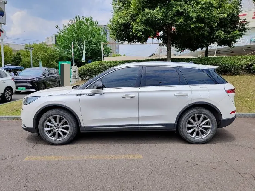 2021 Lincoln Corsair 2.0T 245HP L4 8AT,autocango,china used car exporter,china ev exporter,chinese used car exporter,chinese used ev exporter