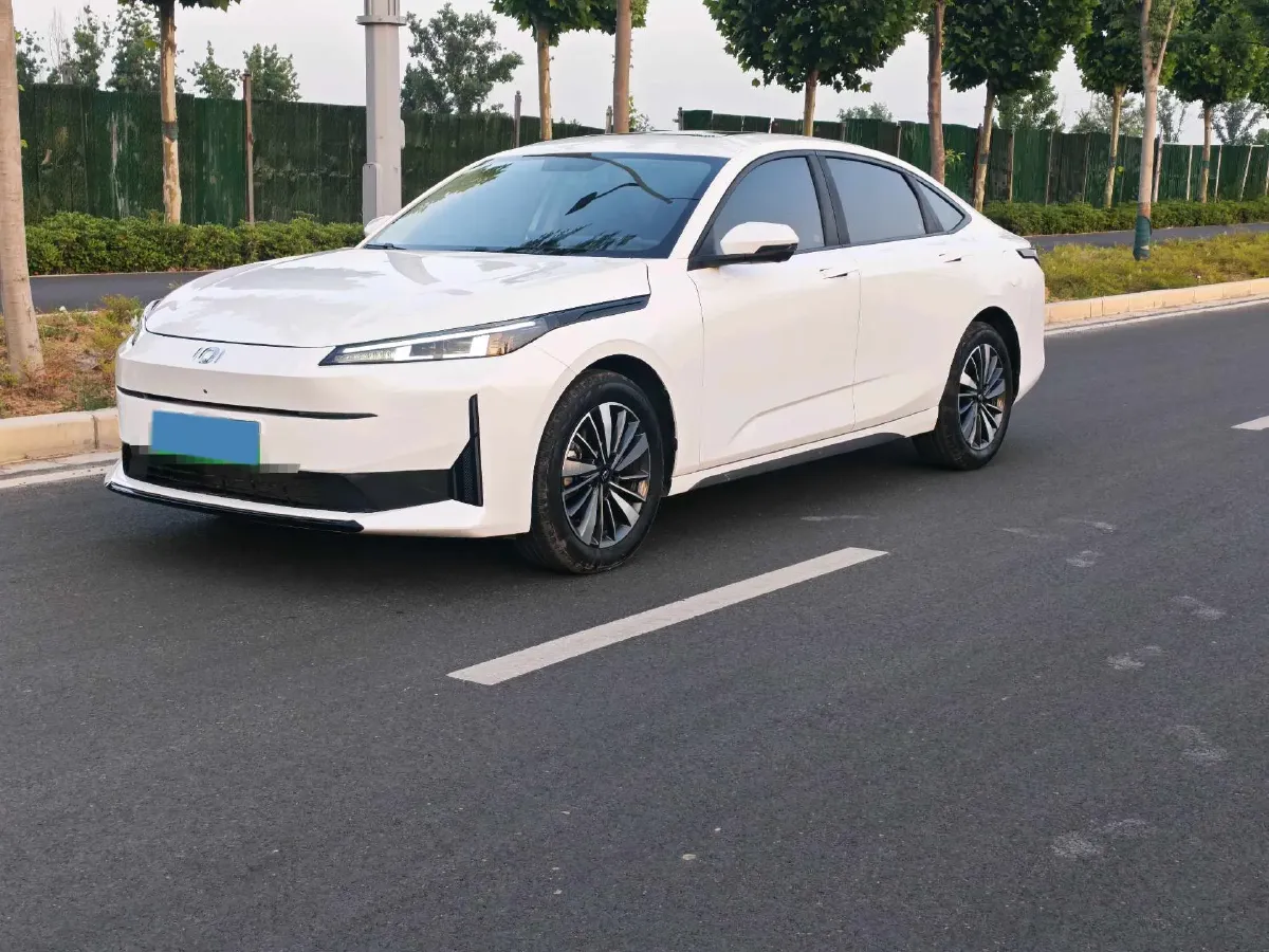 2024 ChangAn QiYuan A05 1.5L 110HP L4 E-CVT PHEV 18.4KWH,autocango,china used car exporter,china ev exporter,chinese used car exporter,chinese used ev exporter