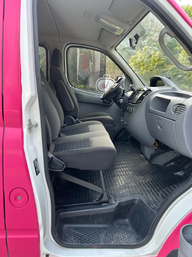 2013 Landwind X9 2.0T 122HP L4 5MT,autocango,china used car exporter,china ev exporter,chinese used car exporter,chinese used ev exporter