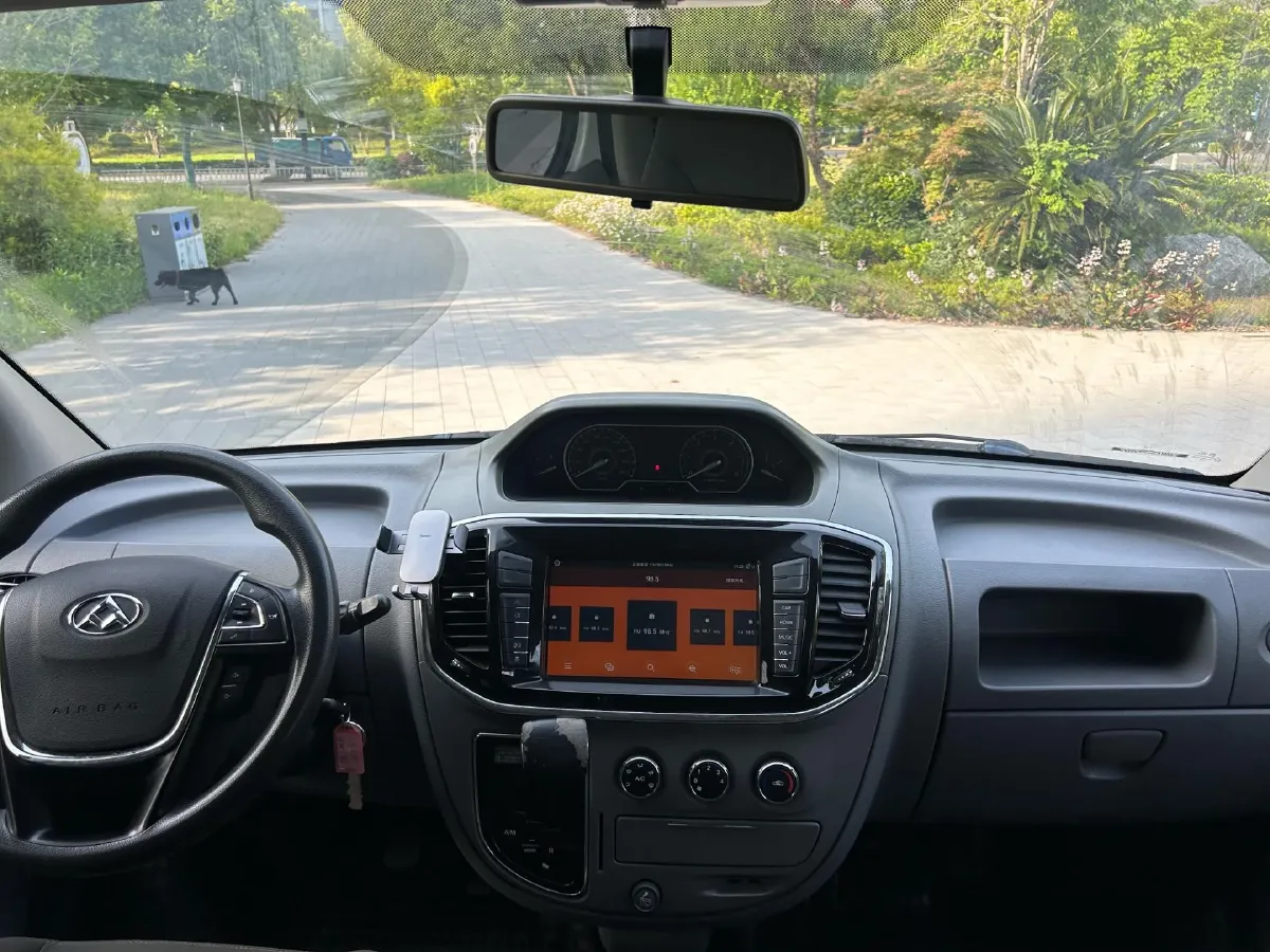 2013 Landwind X9 2.0T 122HP L4 5MT,autocango,china used car exporter,china ev exporter,chinese used car exporter,chinese used ev exporter