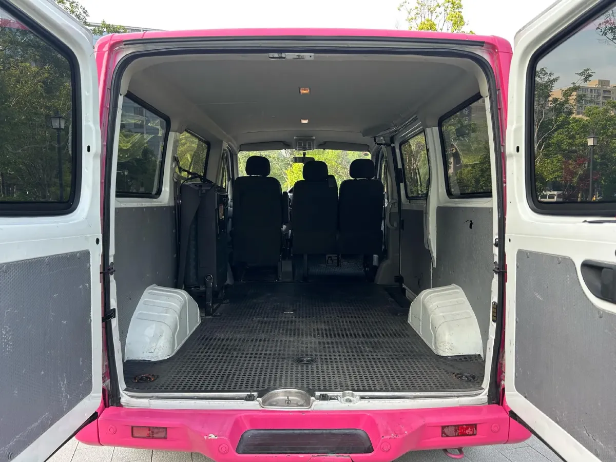 2013 Landwind X9 2.0T 122HP L4 5MT,autocango,china used car exporter,china ev exporter,chinese used car exporter,chinese used ev exporter