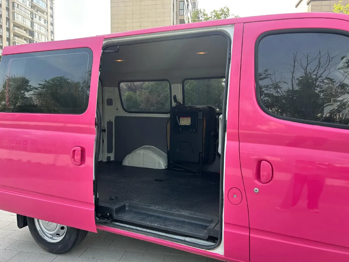 2013 Landwind X9 2.0T 122HP L4 5MT,autocango,china used car exporter,china ev exporter,chinese used car exporter,chinese used ev exporter