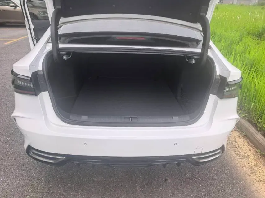 2022 Chery Arrizo 8 1.6T 197HP L4 7DCT,autocango,china used car exporter,china ev exporter,chinese used car exporter,chinese used ev exporter
