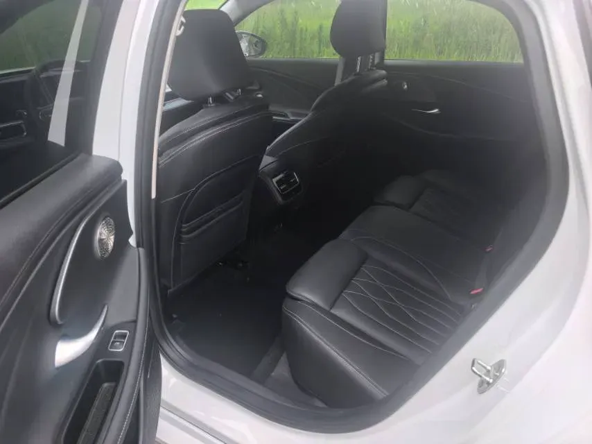 2022 Chery Arrizo 8 1.6T 197HP L4 7DCT,autocango,china used car exporter,china ev exporter,chinese used car exporter,chinese used ev exporter