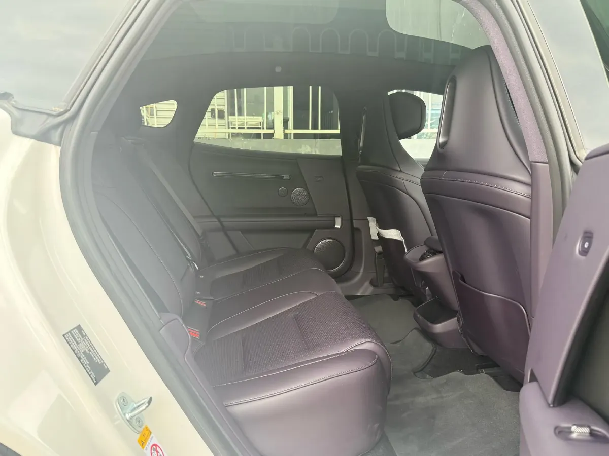 2025 Avatr 06 BEV,autocango,china used car exporter,china ev exporter,chinese used car exporter,chinese used ev exporter