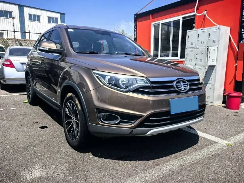 2017 FAW Senia R7 1.6L 116HP L4 5MT,autocango,china used car exporter,china ev exporter,chinese used car exporter,chinese used ev exporter