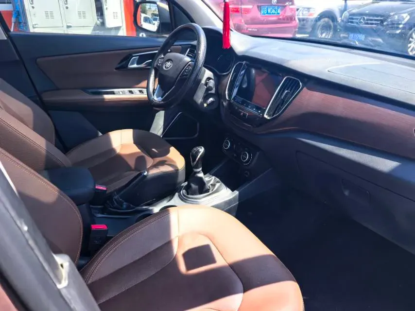 2017 FAW Senia R7 1.6L 116HP L4 5MT,autocango,china used car exporter,china ev exporter,chinese used car exporter,chinese used ev exporter
