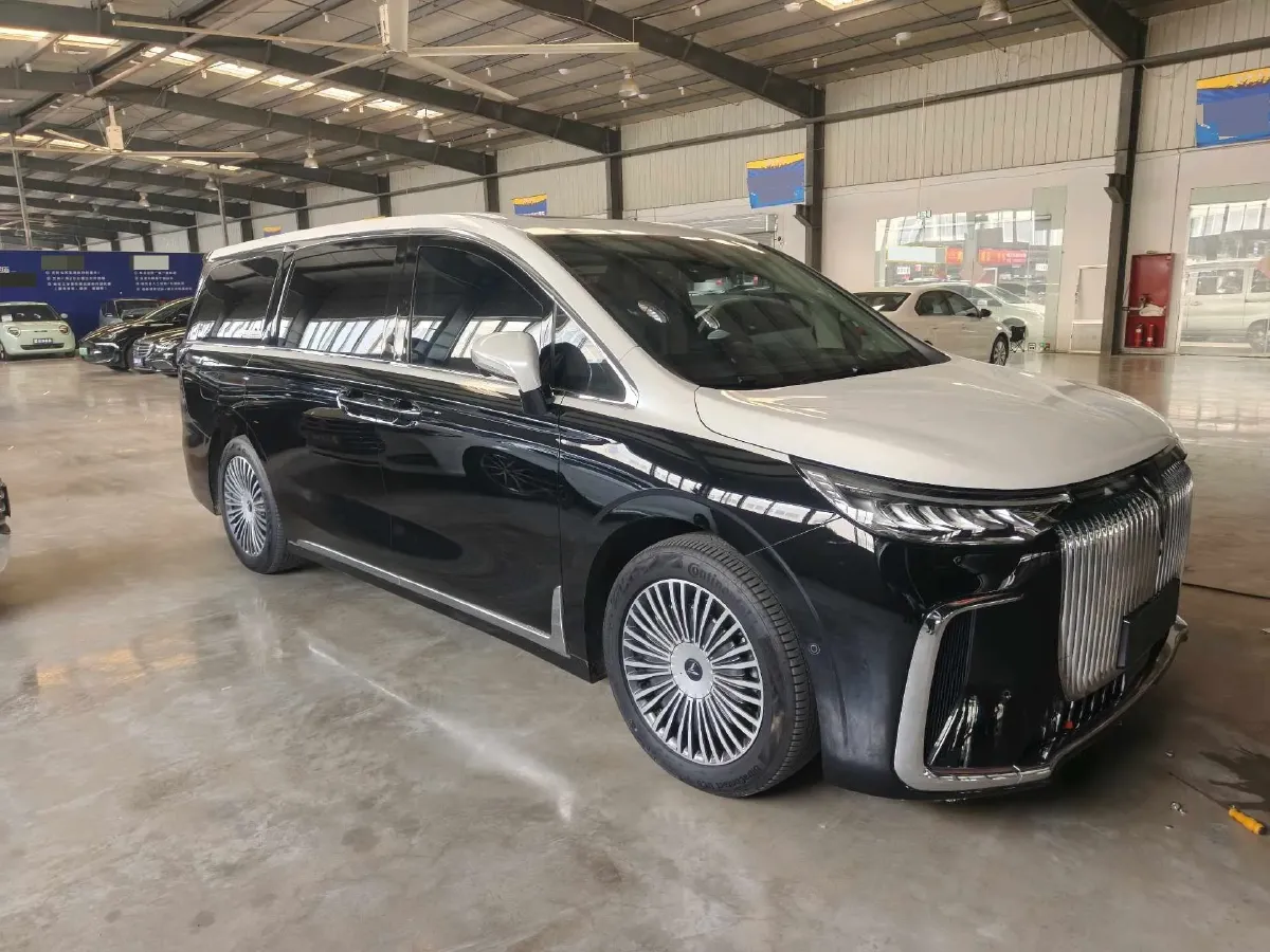 2025 Voyah Dream 1.5T 150HP L4 PHEV 41.7KWH,autocango,china used car exporter,china ev exporter,chinese used car exporter,chinese used ev exporter