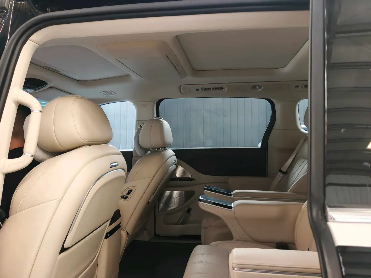 2025 Voyah Dream 1.5T 150HP L4 PHEV 41.7KWH,autocango,china used car exporter,china ev exporter,chinese used car exporter,chinese used ev exporter