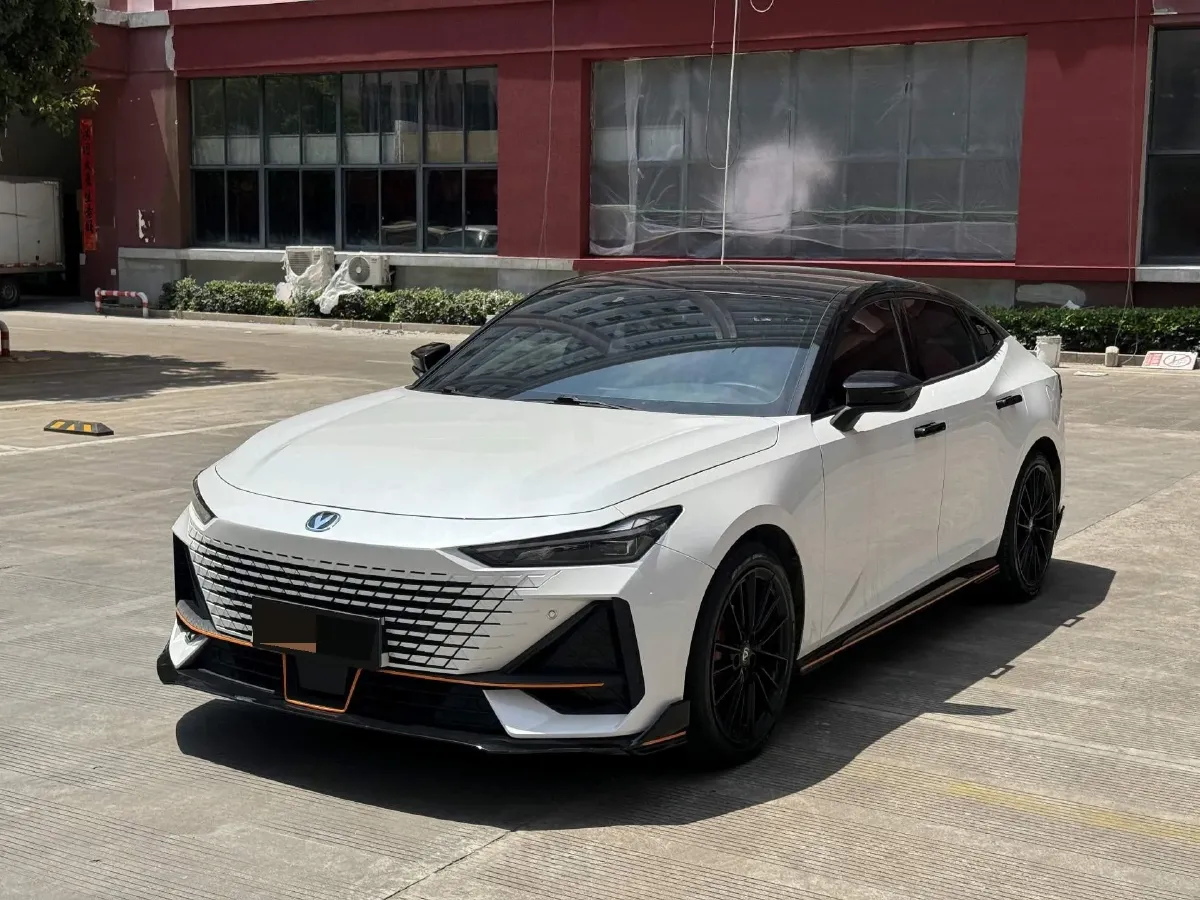 2022 ChangAn UNI-V 1.5T 188HP L4 7DCT,autocango,china used car exporter,china ev exporter,chinese used car exporter,chinese used ev exporter
