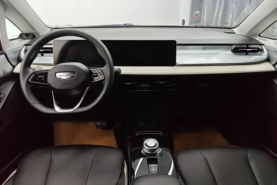 2023 Geometry E BEV 33.5KWH,autocango,china used car exporter,china ev exporter,chinese used car exporter,chinese used ev exporter