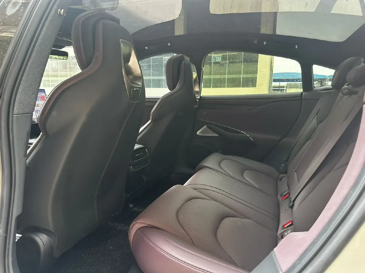 2024 MI SU7 BEV 73.6KWH,autocango,china used car exporter,china ev exporter,chinese used car exporter,chinese used ev exporter