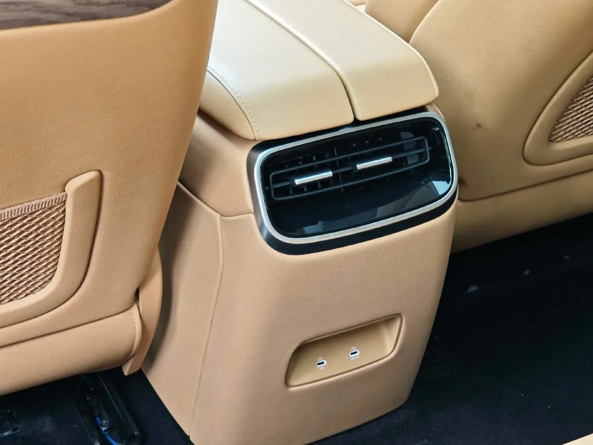 2022 JMC YuHu 7 2.0T 141HP L4 8AT,autocango,china used car exporter,china ev exporter,chinese used car exporter,chinese used ev exporter
