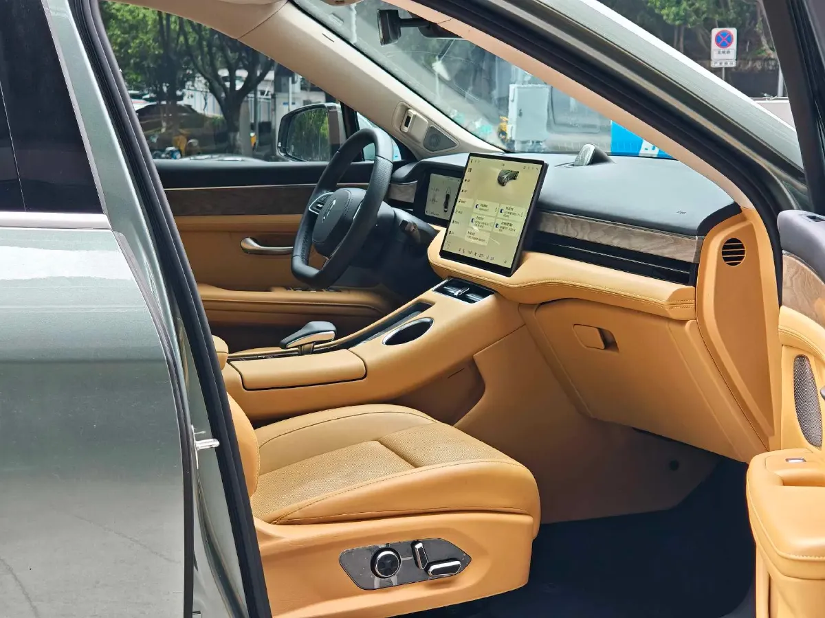 2022 JMC YuHu 7 2.0T 141HP L4 8AT,autocango,china used car exporter,china ev exporter,chinese used car exporter,chinese used ev exporter