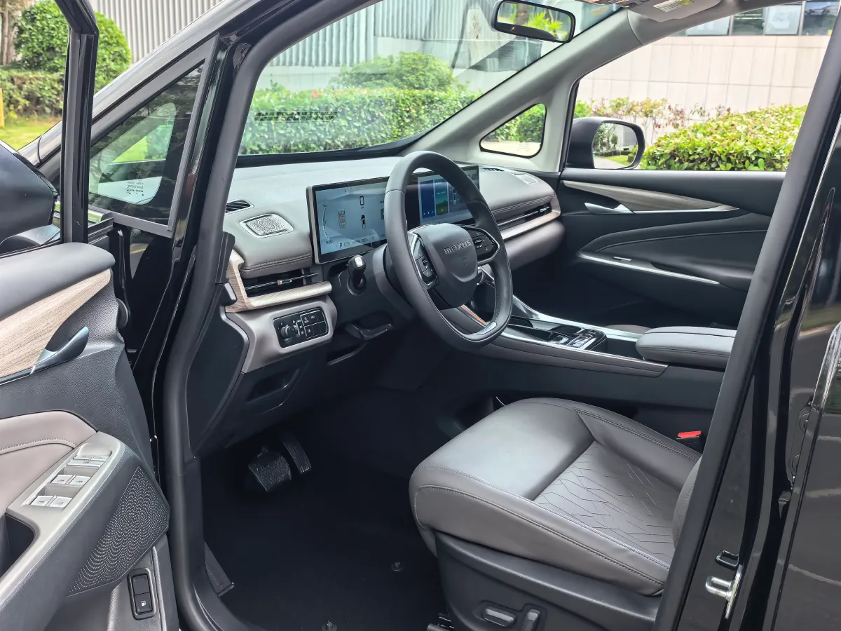 2025 MAXUS G50 PHEV 1.5L 98HP L4 1DHT PHEV 18.65KWH,autocango,china used car exporter,china ev exporter,chinese used car exporter,chinese used ev exporter
