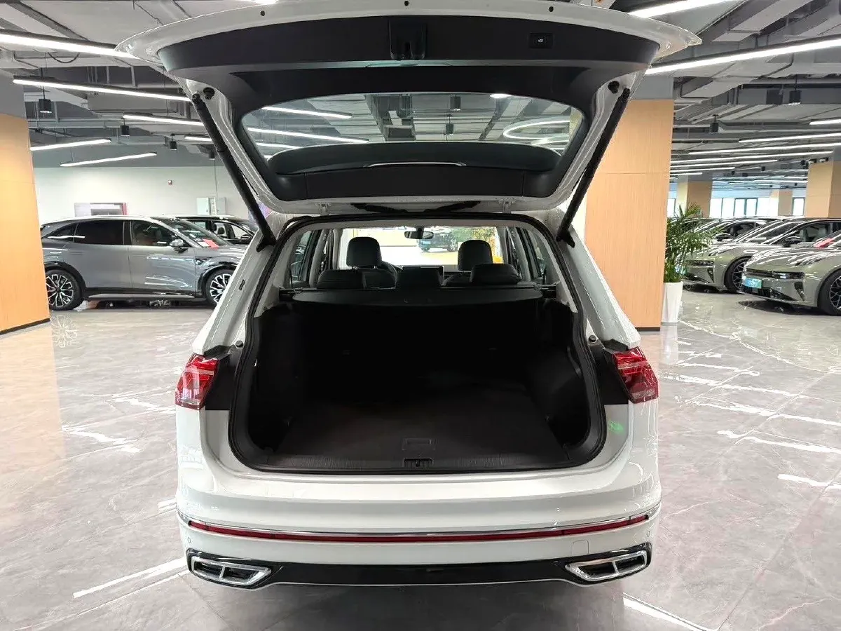 2023 Volkswagen Tiguan L 1.4T 150HP L4 6DCT PHEV 13KWH,autocango,china used car exporter,china ev exporter,chinese used car exporter,chinese used ev exporter