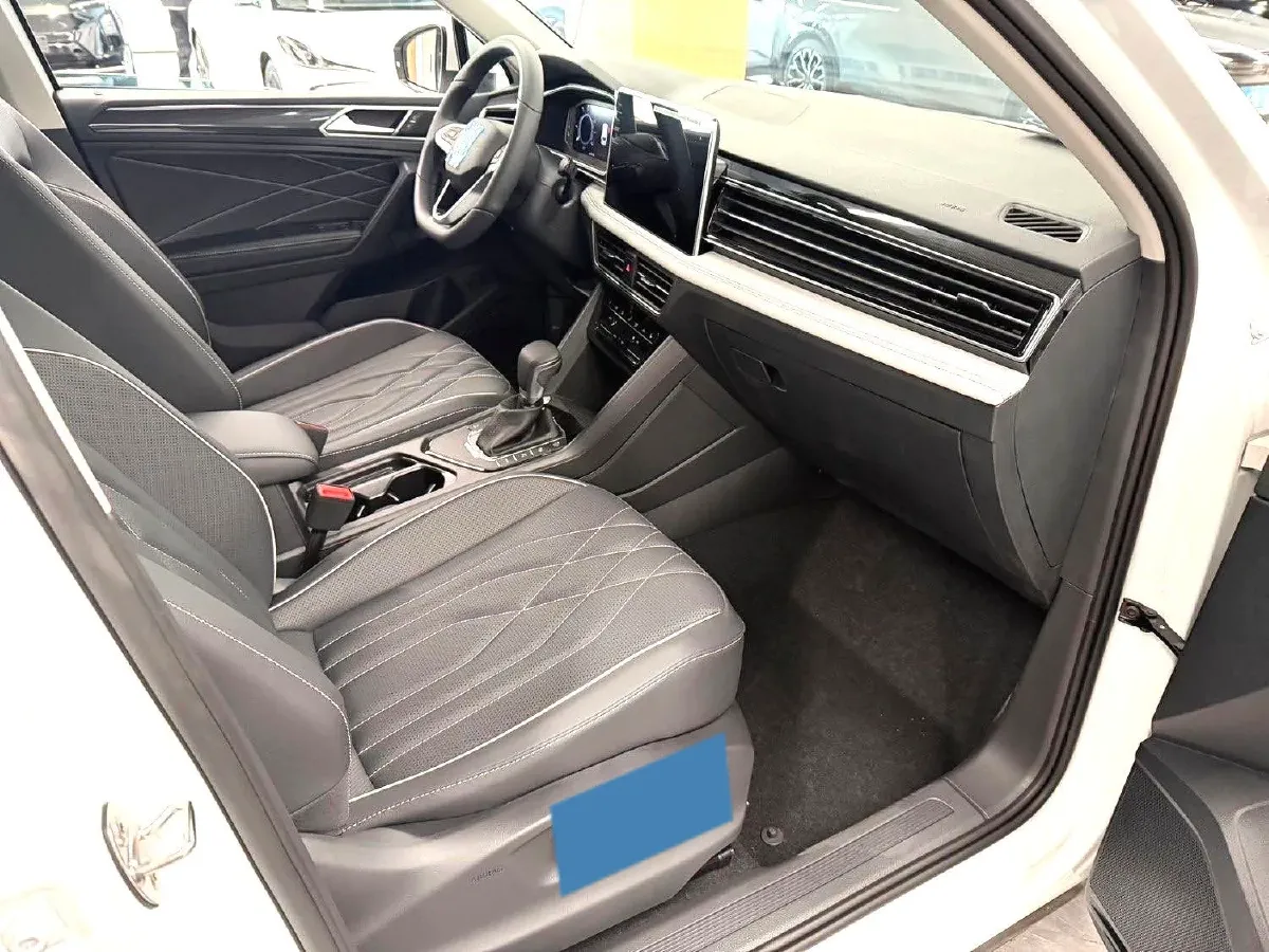 2023 Volkswagen Tiguan L 1.4T 150HP L4 6DCT PHEV 13KWH,autocango,china used car exporter,china ev exporter,chinese used car exporter,chinese used ev exporter