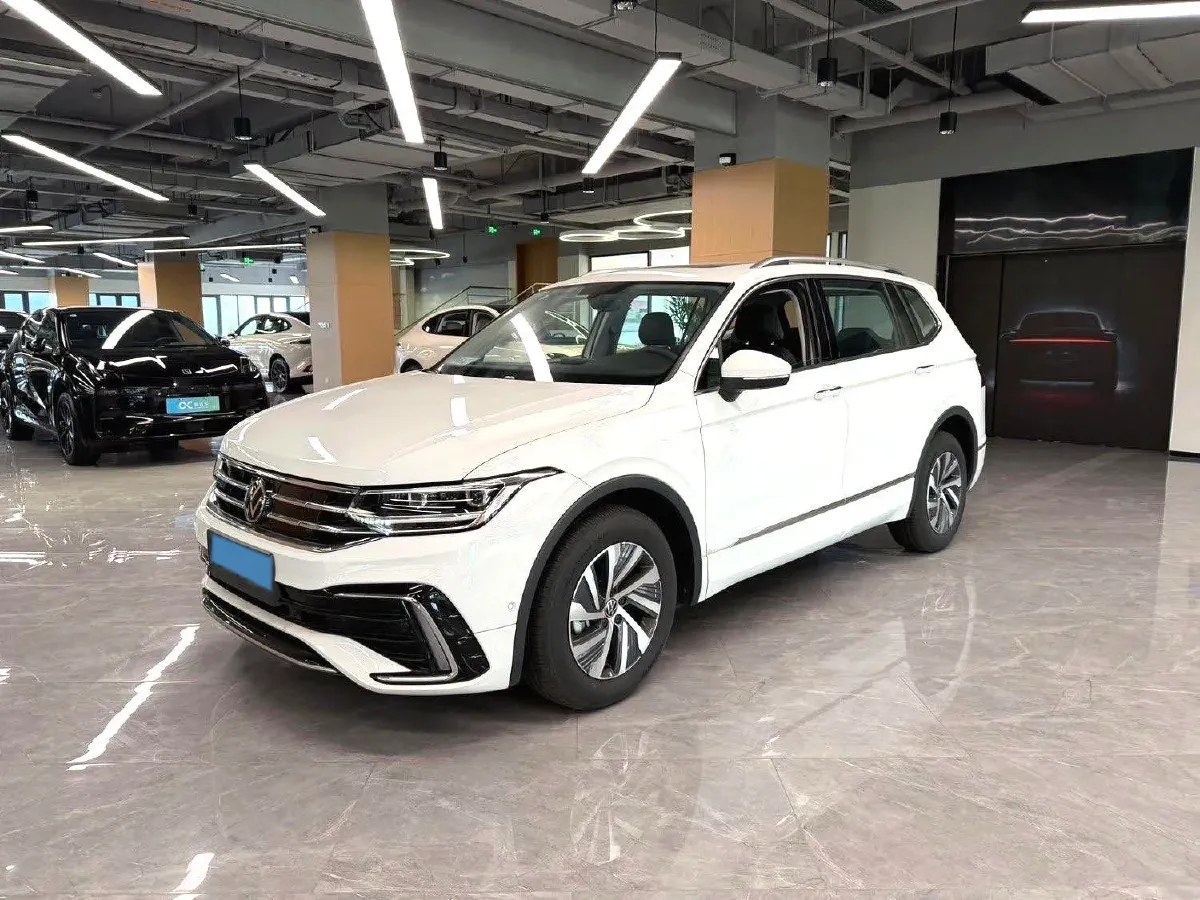 2023 Volkswagen Tiguan L 1.4T 150HP L4 6DCT PHEV 13KWH,autocango,china used car exporter,china ev exporter,chinese used car exporter,chinese used ev exporter