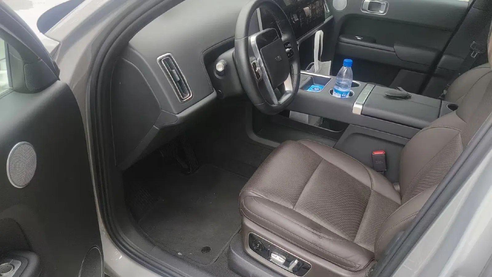 2023 Li L8 Range Extended 154HP REEV 40.9KWH,autocango,china used car exporter,china ev exporter,chinese used car exporter,chinese used ev exporter