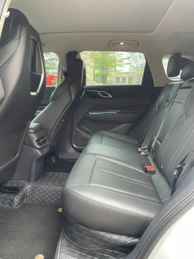 2023 HongQi HS3 2.0T 252HP L4 8AT,autocango,china used car exporter,china ev exporter,chinese used car exporter,chinese used ev exporter