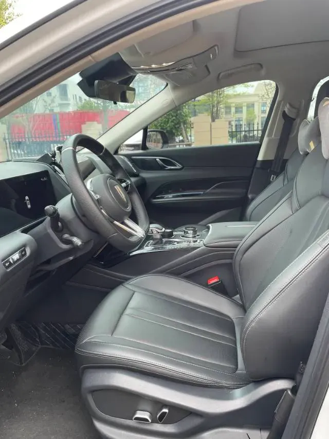 2023 HongQi HS3 2.0T 252HP L4 8AT,autocango,china used car exporter,china ev exporter,chinese used car exporter,chinese used ev exporter
