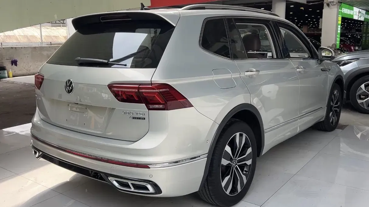 2023 Volkswagen Tiguan L 2.0T 220HP L4 7DCT,autocango,china used car exporter,china ev exporter,chinese used car exporter,chinese used ev exporter