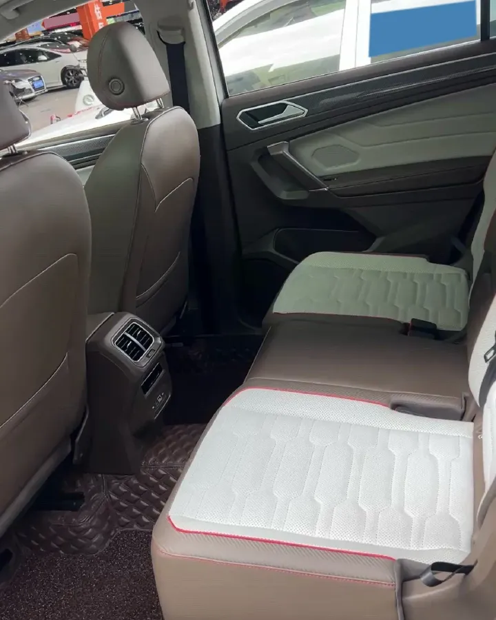 2023 Volkswagen Tiguan L 2.0T 220HP L4 7DCT,autocango,china used car exporter,china ev exporter,chinese used car exporter,chinese used ev exporter