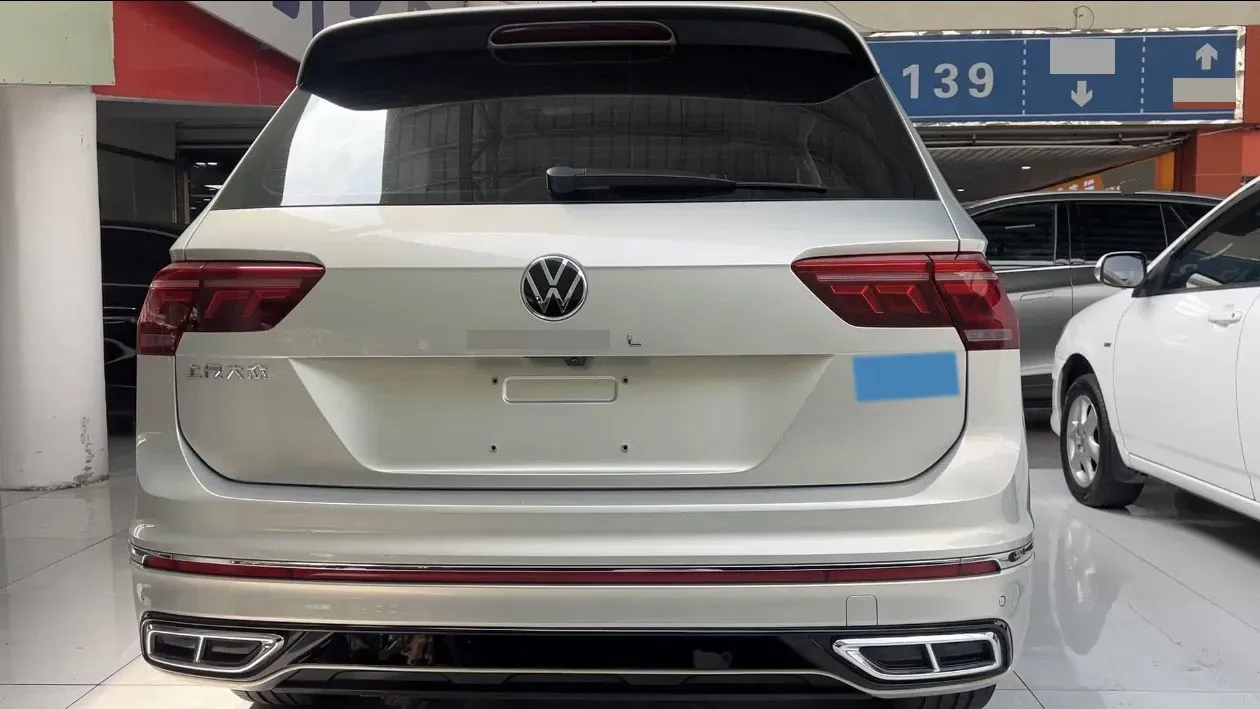 2023 Volkswagen Tiguan L 2.0T 220HP L4 7DCT,autocango,china used car exporter,china ev exporter,chinese used car exporter,chinese used ev exporter