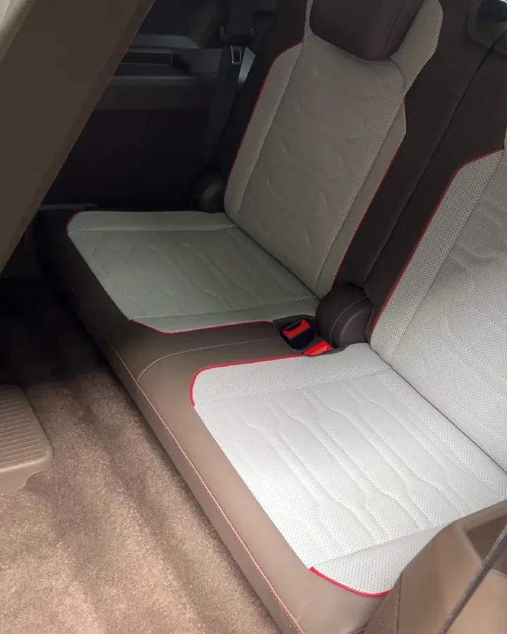 2023 Volkswagen Tiguan L 2.0T 220HP L4 7DCT,autocango,china used car exporter,china ev exporter,chinese used car exporter,chinese used ev exporter
