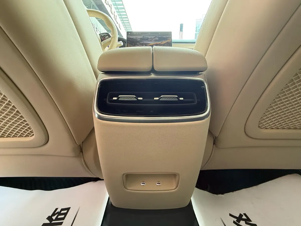 2025 AITO AITO M5 1.5T 152HP L4 REEV 42KWH,autocango,china used car exporter,china ev exporter,chinese used car exporter,chinese used ev exporter