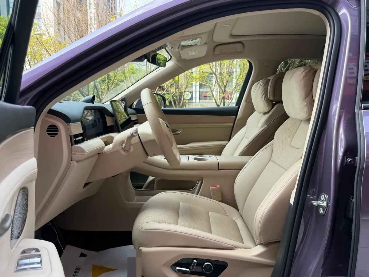 2025 AITO AITO M5 1.5T 152HP L4 REEV 42KWH,autocango,china used car exporter,china ev exporter,chinese used car exporter,chinese used ev exporter