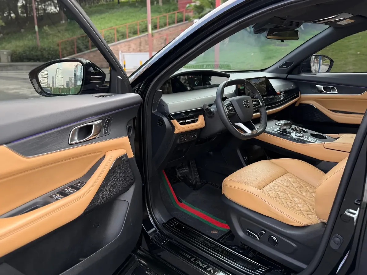 2021 ChangAn UNI-K 2.0T 233HP L4 8AT,autocango,china used car exporter,china ev exporter,chinese used car exporter,chinese used ev exporter