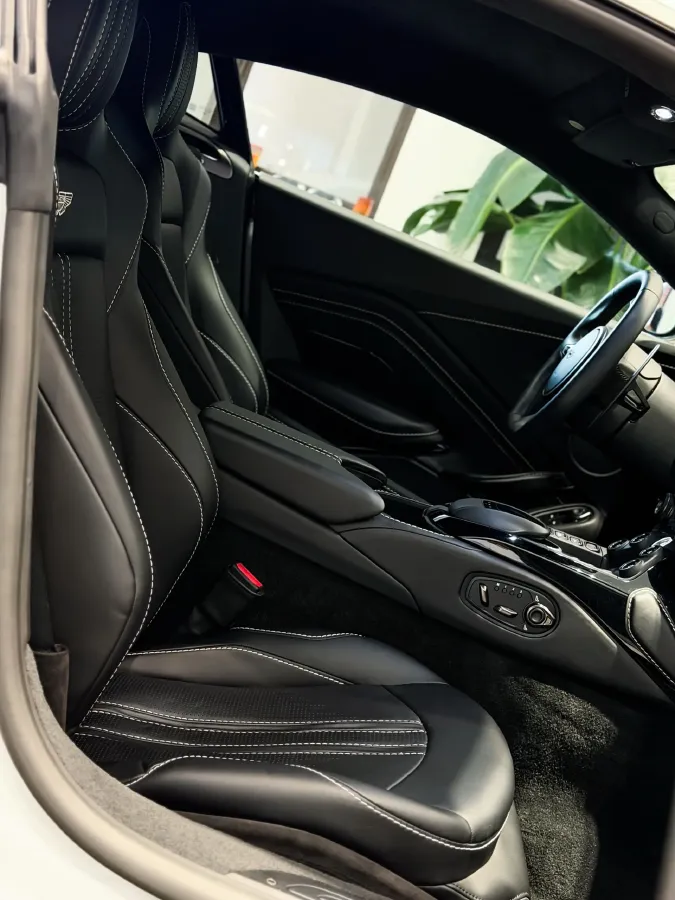 2020 Aston Martin V8 Vantage 4.0T 510HP V8 8AT,autocango,china used car exporter,china ev exporter,chinese used car exporter,chinese used ev exporter