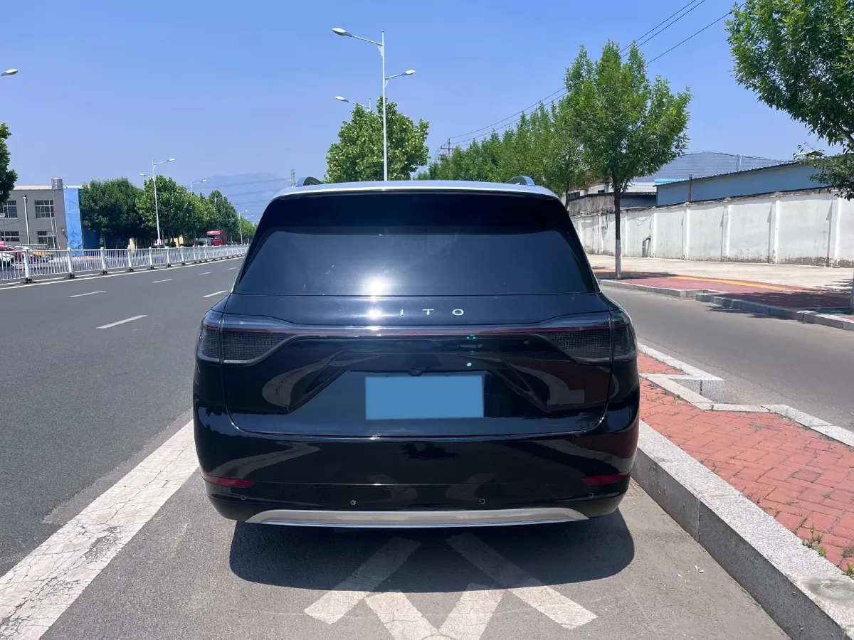 2024 AITO AITO M9 1.5T 152HP L4 REEV 42KWH,autocango,china used car exporter,china ev exporter,chinese used car exporter,chinese used ev exporter
