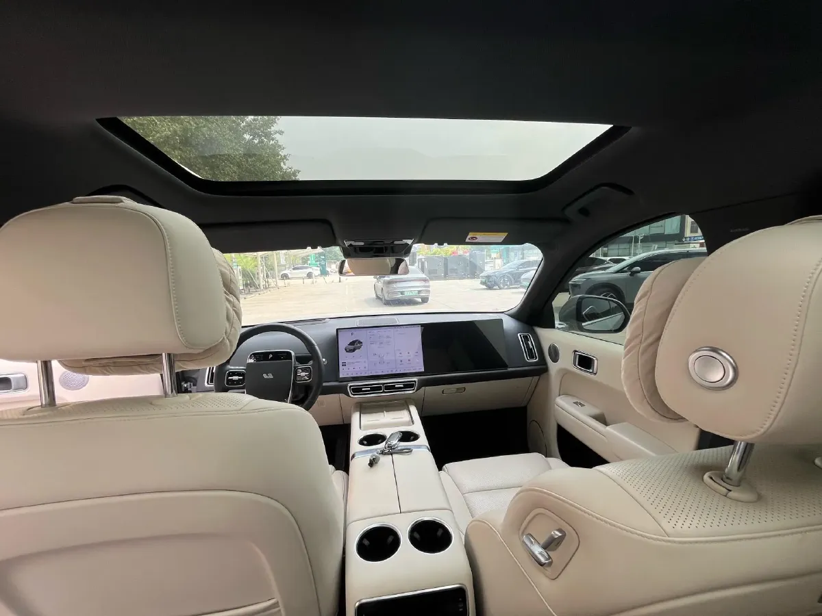 2024 Volvo S60 2.0T 197HP L4 7DCT,autocango,china used car exporter,china ev exporter,chinese used car exporter,chinese used ev exporter