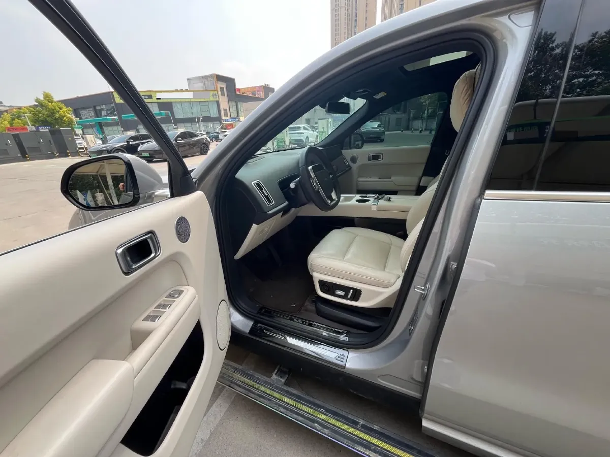 2024 Volvo S60 2.0T 197HP L4 7DCT,autocango,china used car exporter,china ev exporter,chinese used car exporter,chinese used ev exporter