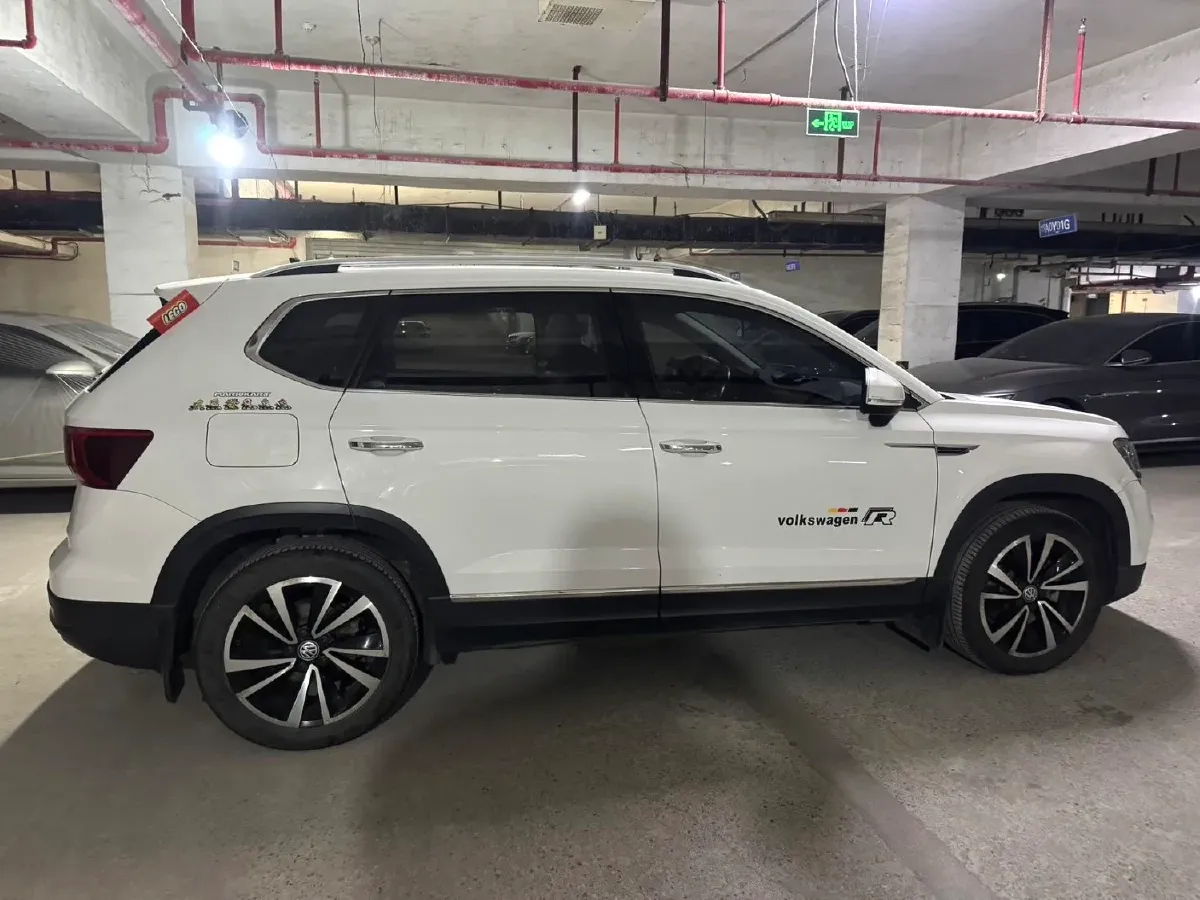 2019 MINI MINI 1.5T 102HP L3 7DCT,autocango,china used car exporter,china ev exporter,chinese used car exporter,chinese used ev exporter