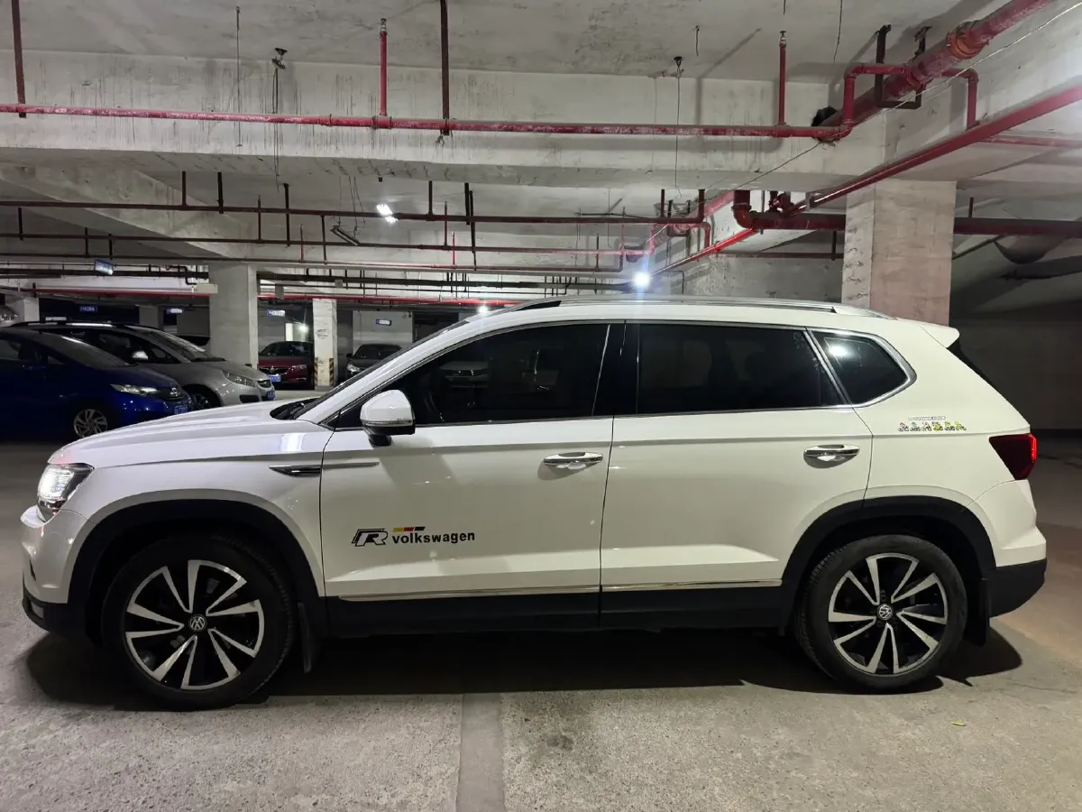 2019 MINI MINI 1.5T 102HP L3 7DCT,autocango,china used car exporter,china ev exporter,chinese used car exporter,chinese used ev exporter