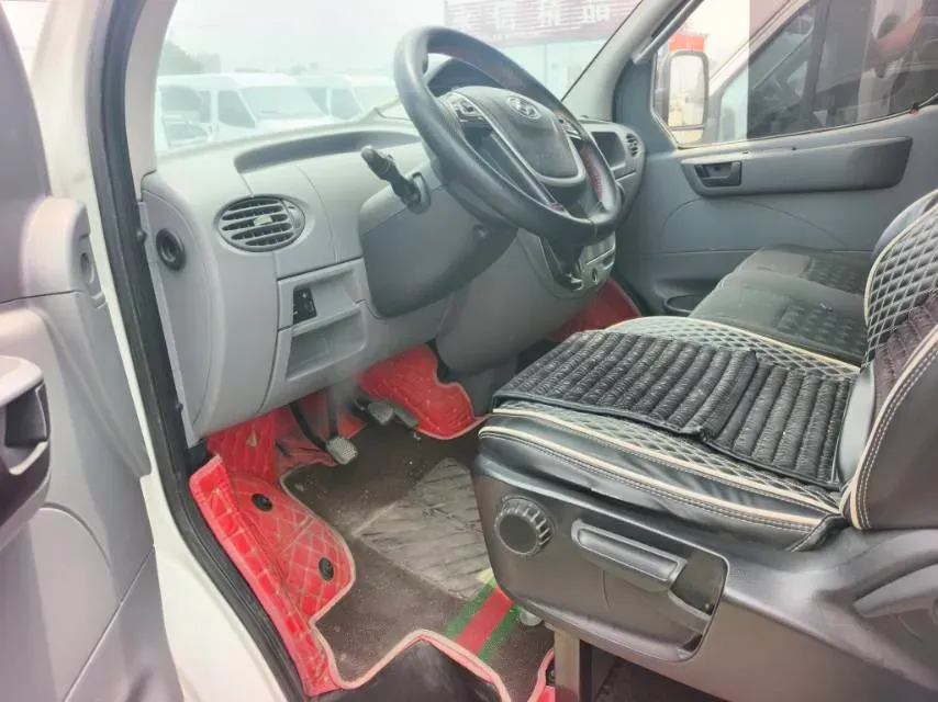 2019 MAXUS XinTu V80 2.5T 136HP L4 6MT,autocango,china used car exporter,china ev exporter,chinese used car exporter,chinese used ev exporter