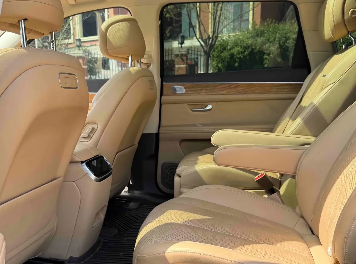 2024 AITO AITO M7 1.5T 152HP L4 REEV 42KWH,autocango,china used car exporter,china ev exporter,chinese used car exporter,chinese used ev exporter