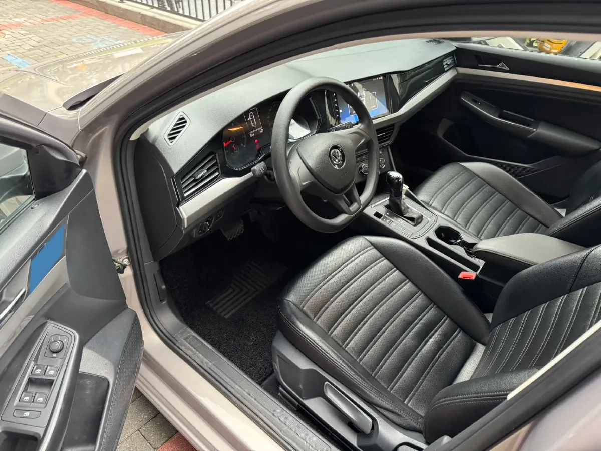 2019 Bestune T77 1.2T 143HP L4 7DCT,autocango,china used car exporter,china ev exporter,chinese used car exporter,chinese used ev exporter