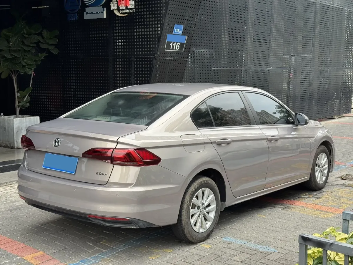 2019 Bestune T77 1.2T 143HP L4 7DCT,autocango,china used car exporter,china ev exporter,chinese used car exporter,chinese used ev exporter