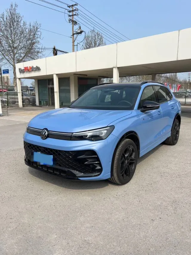 2026 Volkswagen Tiguan L 2.0T 220HP L4 7DCT,autocango,china used car exporter,china ev exporter,chinese used car exporter,chinese used ev exporter