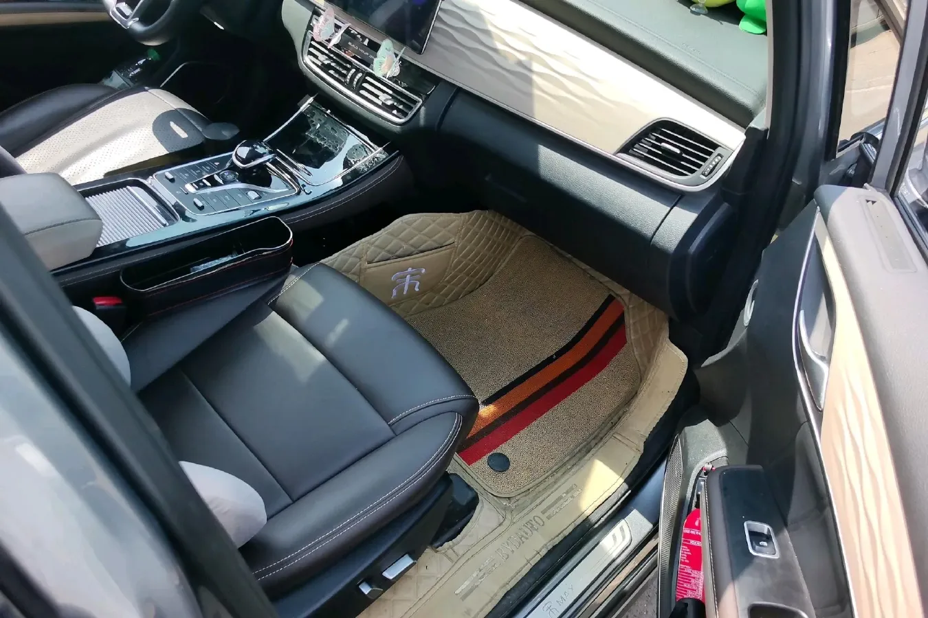 2022 Exceed LXC-DM 1.5T 156HP L4 3DHT PHEV 19.27KWH,autocango,china used car exporter,china ev exporter,chinese used car exporter,chinese used ev exporter
