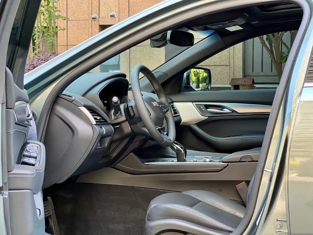 2022 Cadillac CT5 2.0T 237HP L4 10AT,autocango,china used car exporter,china ev exporter,chinese used car exporter,chinese used ev exporter